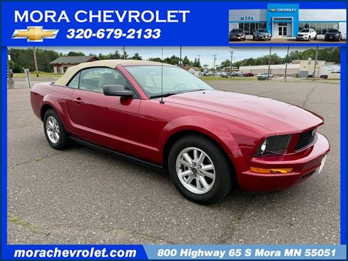 Used 2007 Ford Mustang Convertible RWD image 1