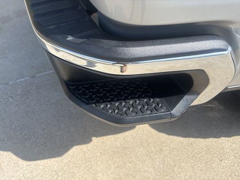 Used 2022 Chevrolet Silverado 1500 LTZ image 10