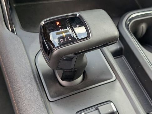 Certified 2025 GMC Sierra 1500 AT4 AWD/4WD image 19