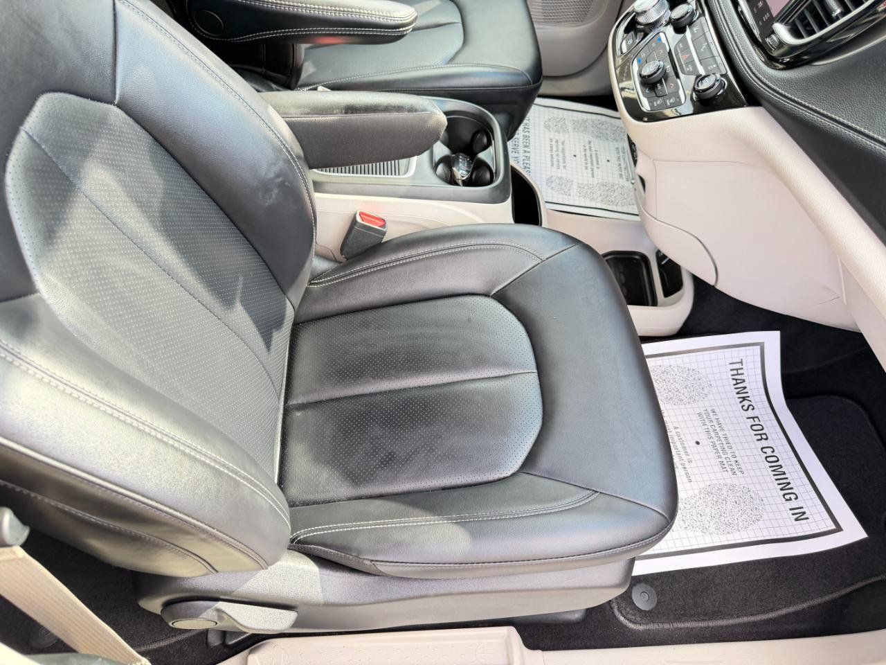 Used 2024 Chrysler Pacifica Limited FWD image 53