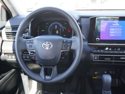 Used 2025 Toyota Camry LE image 16
