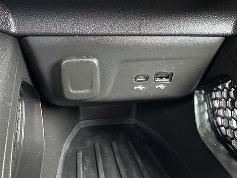 Used 2025 Chevrolet TrailBlazer LT image 16