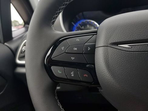New 2027 Chrysler Pacifica Limited FWD image 23