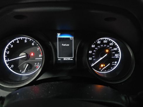 Used 2021 Toyota Camry SE FWD image 14