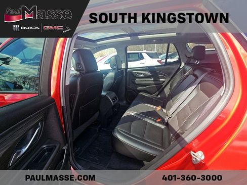 Used 2023 GMC Terrain SLT w/ Tech Package image 21