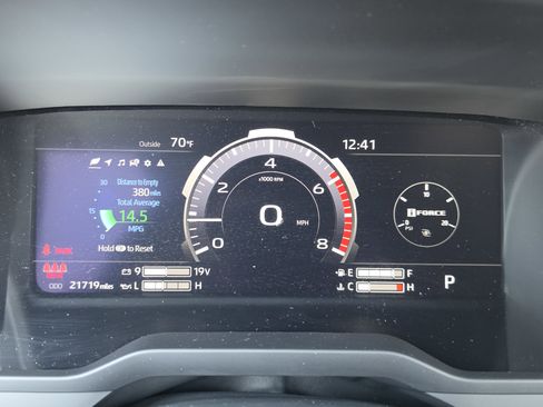 Used 2025 Toyota Tundra Limited image 19