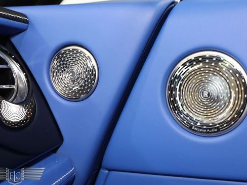 Used 2020 Rolls-Royce Dawn image 24