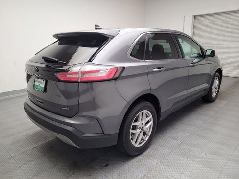 Used 2024 Ford Edge SEL image 9