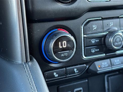 Used 2024 Chevrolet Tahoe LT image 30