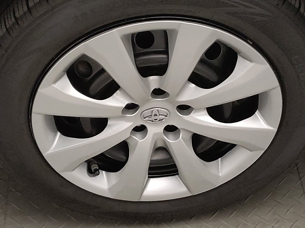 Used 2022 Toyota Corolla LE FWD image 31