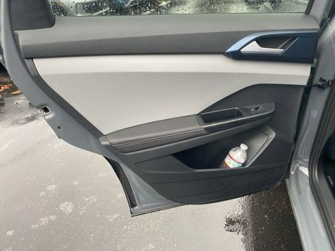 Used 2024 Volkswagen Taos SE image 52