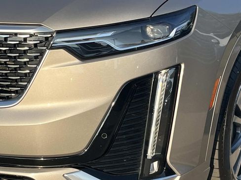 Used 2022 Cadillac XT6 Premium Luxury FWD image 9