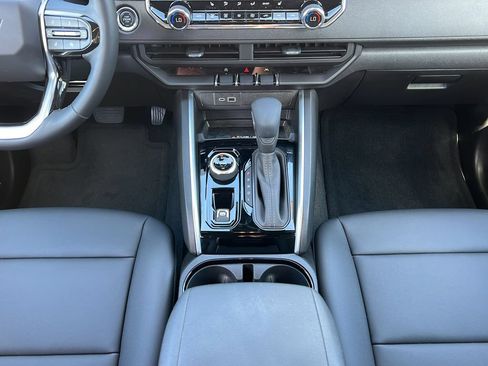 Used 2025 Chevrolet Colorado Trail Boss AWD/4WD image 18