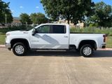 Used 2022 Chevrolet Silverado 2500 LT w/ Convenience Package image 2