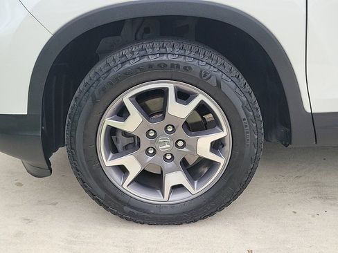 Used 2023 Honda Passport TrailSport image 3