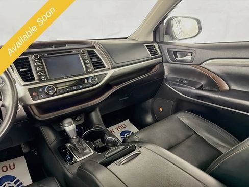 Used 2019 Toyota Highlander Limited AWD/4WD image 23