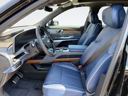 Certified 2026 Cadillac Vistiq Premium Luxury AWD/4WD image 21