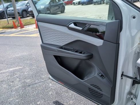 Used 2023 Volkswagen Taos S image 23