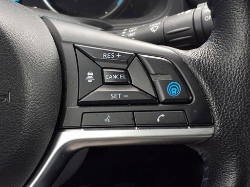 Used 2022 Nissan Leaf SV w/ SV Technology Package FWD image 18