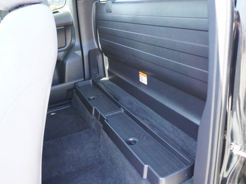 Used 2019 Toyota Tacoma SR RWD image 16