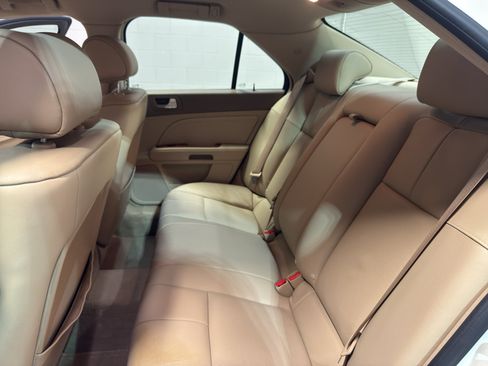 Used 2007 Cadillac STS w/ Preferred Equipment Group AWD/4WD image 28