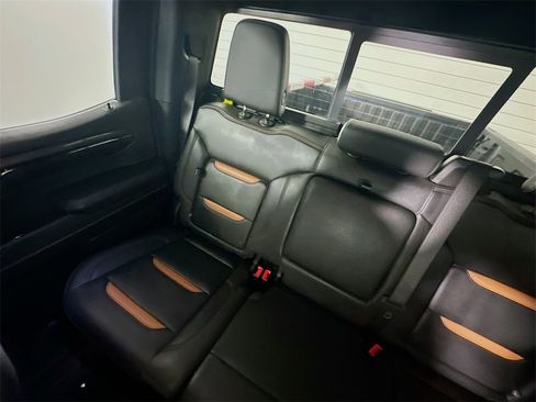 Used 2024 GMC Sierra 1500 AT4 w/ Technology Package image 12