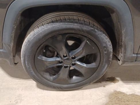 Used 2019 Jeep Compass Altitude image 3