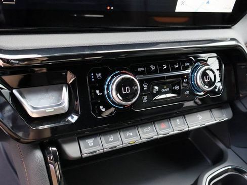 New 2026 GMC Sierra 2500 AT4 w/ AT4 Premium Plus Package AWD/4WD image 26
