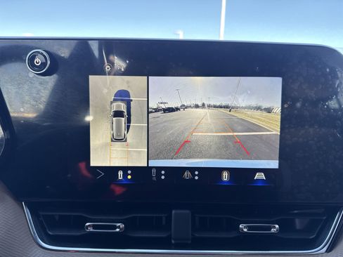 Certified 2025 Chevrolet Equinox ACTIV w/ Safety and Technology Package image 17