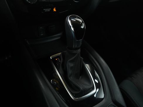 Used 2017 Nissan Rogue SV w/ Midnight Edition Package image 23