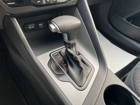 Used 2020 Kia Niro LX FWD image 34