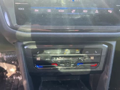 Certified 2022 Volkswagen Tiguan SE w/ Panoramic Sunroof Package image 13