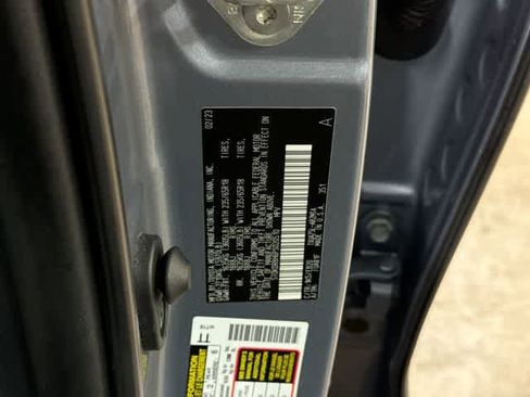 Used 2023 Toyota Highlander XLE AWD/4WD image 14