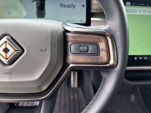 Used 2022 Rivian R1T Launch Edition image 15