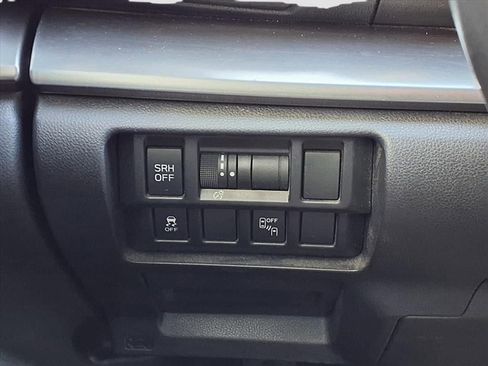 Used 2018 Subaru Crosstrek 2.0i Limited image 19