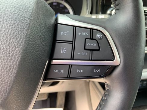 Used 2022 Toyota Highlander Platinum AWD/4WD image 29