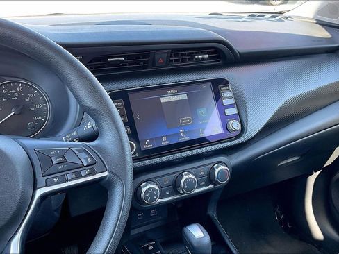 Used 2024 Nissan Kicks SV image 9