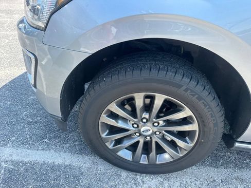 Used 2021 Ford Expedition Limited RWD image 10