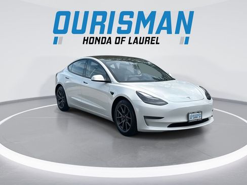 Used 2022 Tesla Model 3 Long Range AWD/4WD image 2
