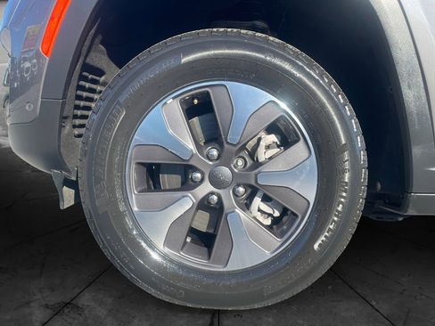 Used 2022 Jeep Grand Cherokee Limited 4xe w/ Luxury Tech Group II image 14