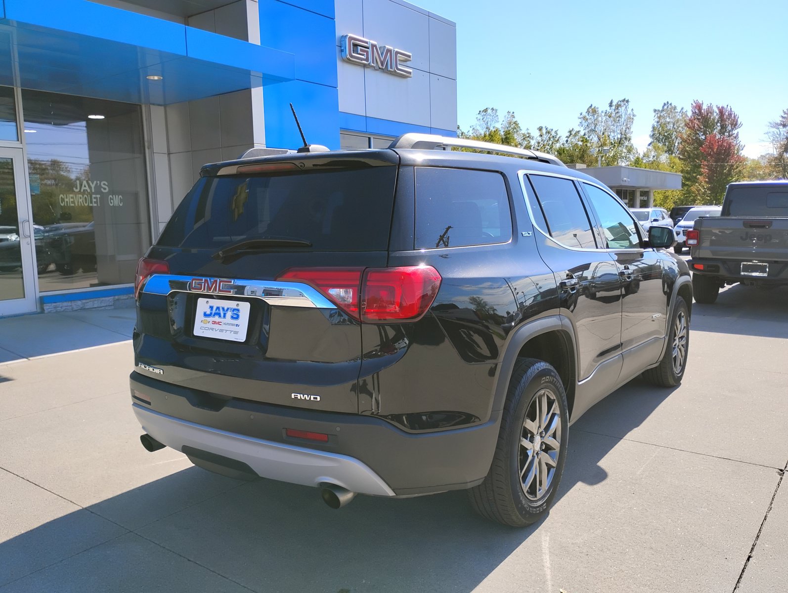 Used 2017 GMC Acadia SLT AWD/4WD image 7