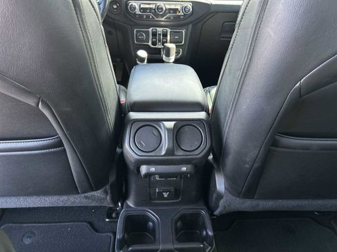 Used 2020 Jeep Gladiator Overland AWD/4WD image 21