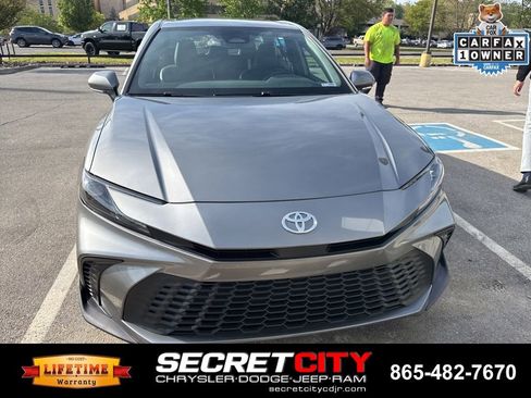 Used 2026 Toyota Camry SE image 7