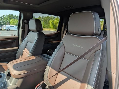 New 2026 GMC Sierra 1500 Denali w/ Denali Reserve Package AWD/4WD image 11