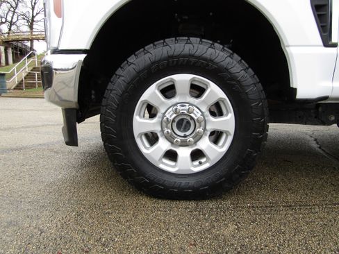 Used 2024 Ford F250 XLT w/ FX4 Off-Road Package image 9