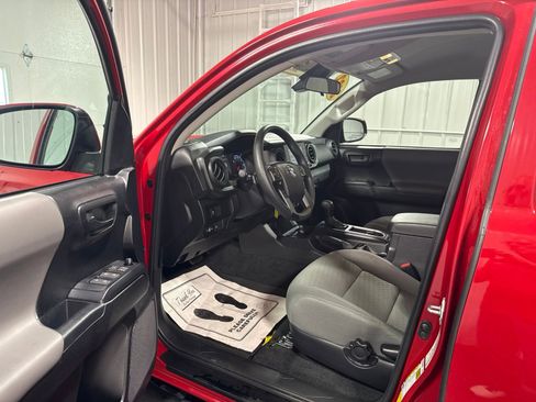Used 2022 Toyota Tacoma SR AWD/4WD image 16