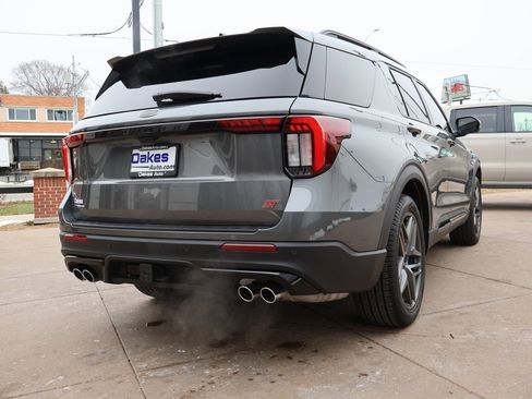 Used 2025 Ford Explorer ST w/ Sun And Sound Package image 7