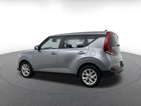 Used 2025 Kia Soul LX w/ LX Technology Package FWD image 5