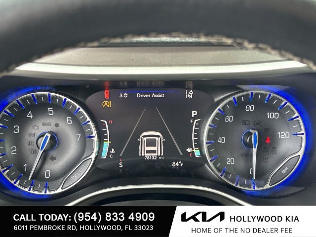Used 2021 Chrysler Pacifica Touring-L FWD image 10