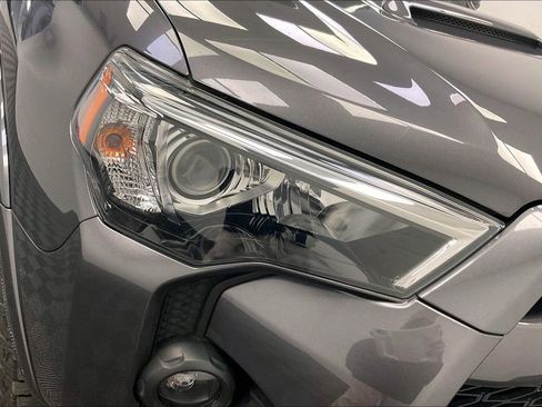Used 2020 Toyota 4Runner TRD Off-Road Premium w/ Moonroof Package image 25